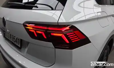 Volkswagen Tiguan 2022 2.0 автомат (гидро), миниатюра 9