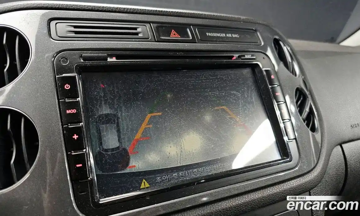 Volkswagen Tiguan 2012 2.0 автомат (гидро), фото 14