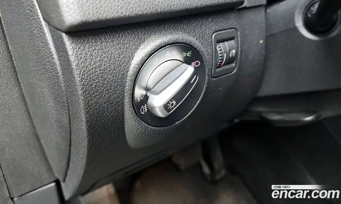 Volkswagen Tiguan 2012 2.0 автомат (гидро), фото 17