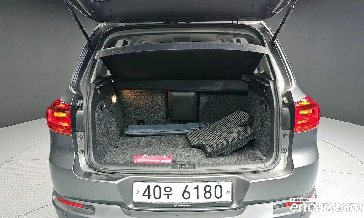 Volkswagen Tiguan 2012 2.0 автомат (гидро), фото 20