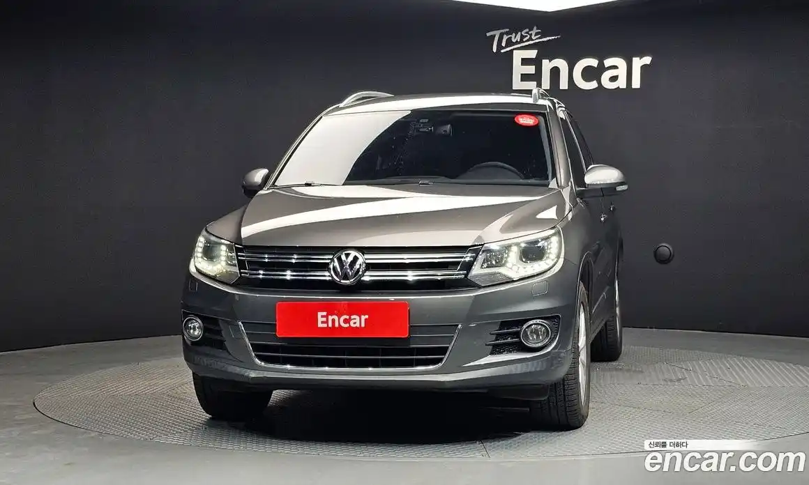Volkswagen Tiguan 2012 2.0 автомат (гидро), фото 3
