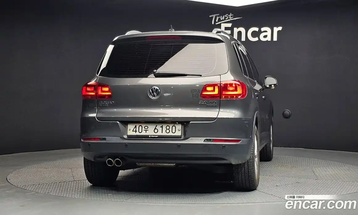 Volkswagen Tiguan 2012 2.0 автомат (гидро), фото 4