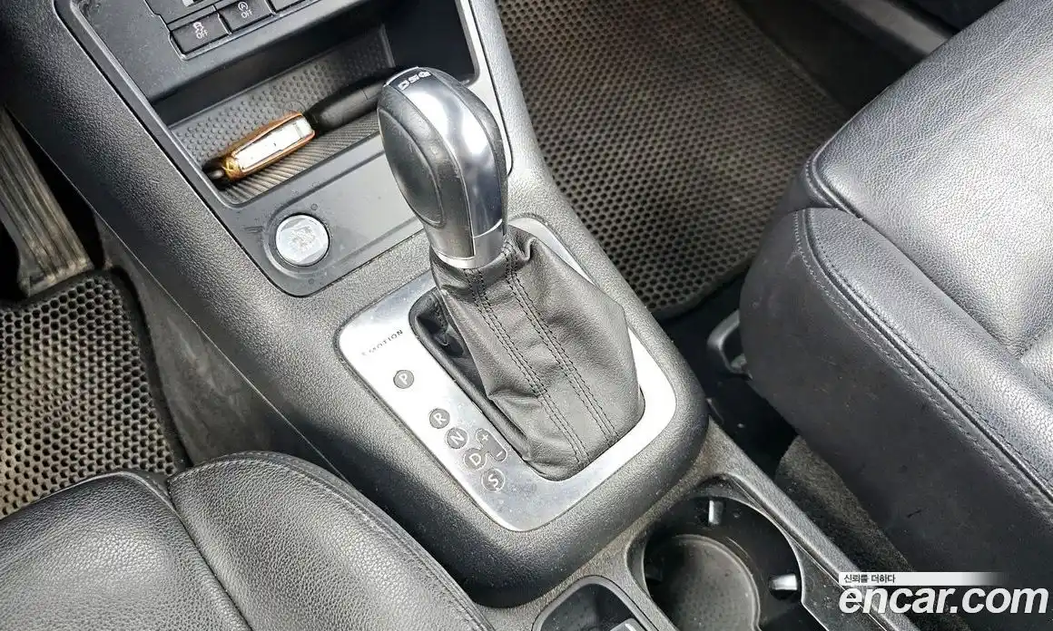 Volkswagen Tiguan 2012 2.0 автомат (гидро), фото 9