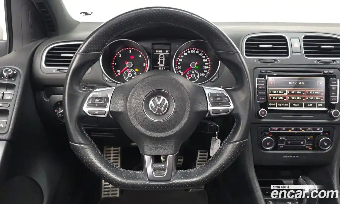 Volkswagen Golf 2012 2.0 автомат (гидро), фото 13