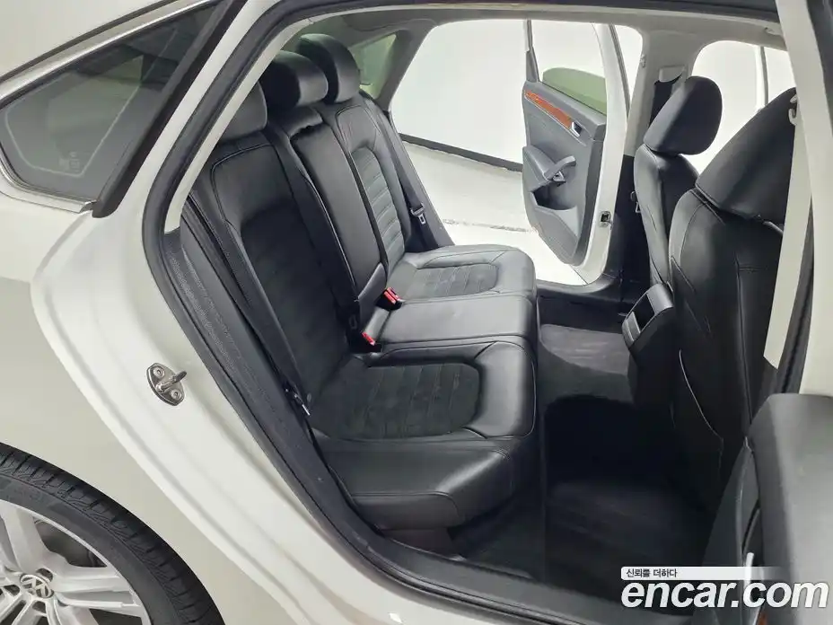 Volkswagen Passat 2012 2.0 автомат (гидро), фото 12