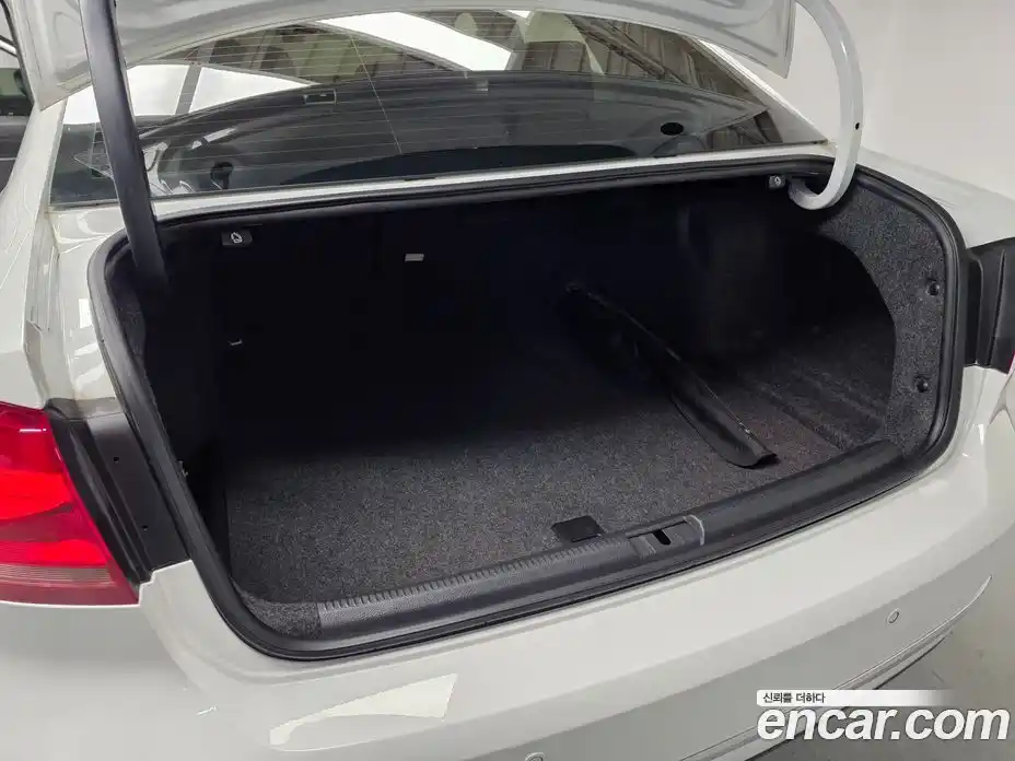Volkswagen Passat 2012 2.0 автомат (гидро), фото 18