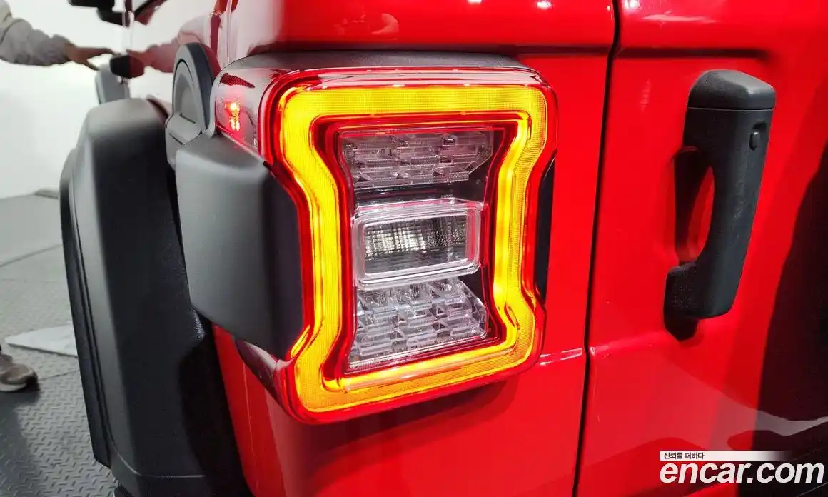 Jeep Wrangler 2021 2.0 автомат (гидро), фото 9