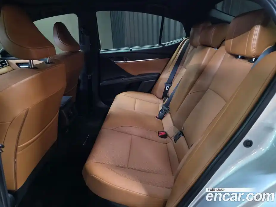 Toyota Camry 2025 2.5 гидро, фото 14