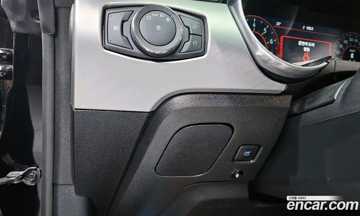 Ford Mustang 2023 2.3 автомат (гидро), фото 22