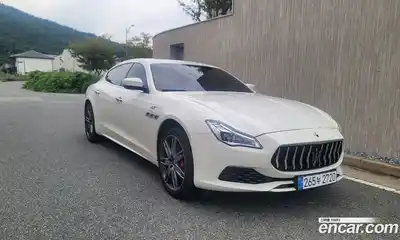 Maserati Quattroporte