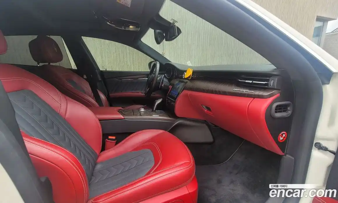 Maserati Quattroporte 2020 3.0 гидро, фото 6
