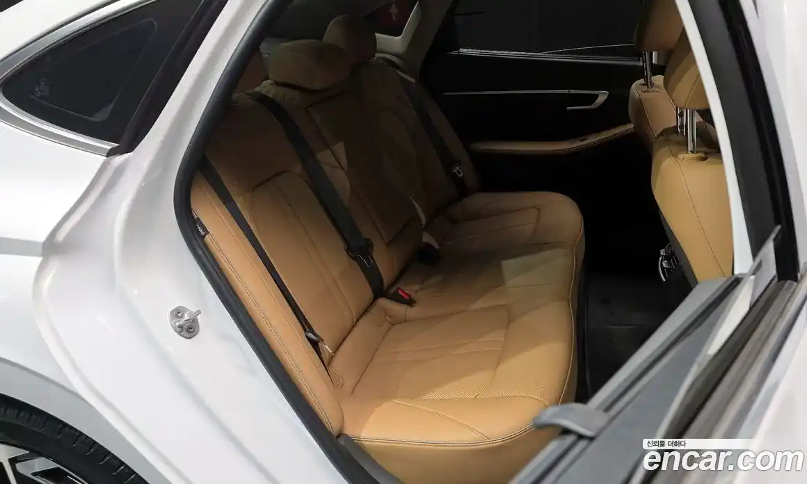 Hyundai Sonata 2024 1.6 автомат (гидро), фото 12