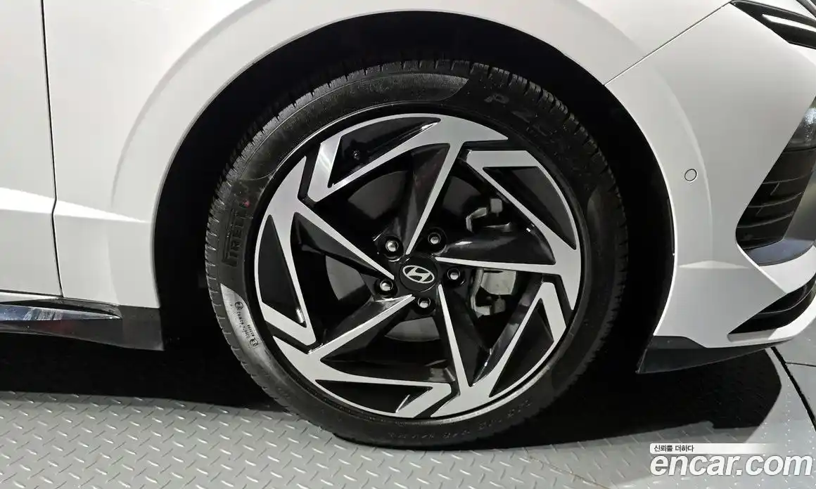 Hyundai Sonata 2024 1.6 автомат (гидро), фото 5