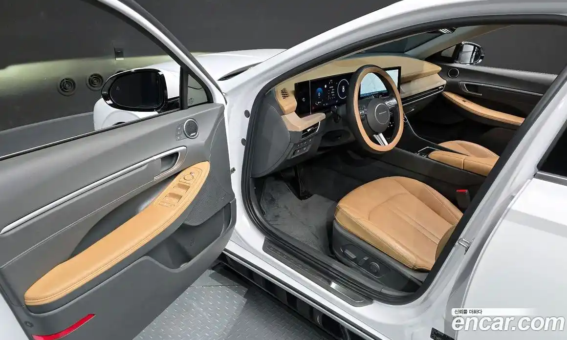 Hyundai Sonata 2024 1.6 автомат (гидро), фото 10