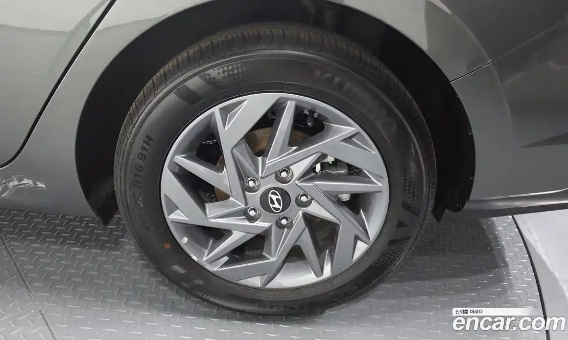 Hyundai Avante 2025 1.6 автомат (гидро), фото 7