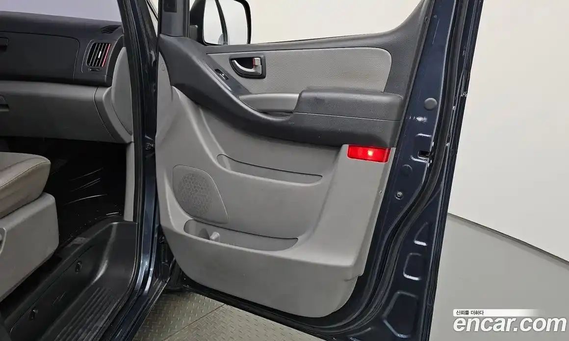 Hyundai Starex 2018 2.5 автомат (гидро), фото 13