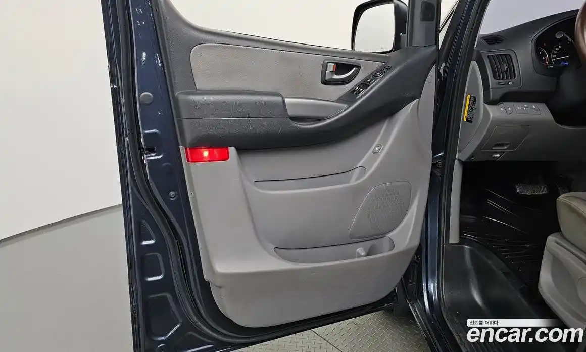 Hyundai Starex 2018 2.5 автомат (гидро), фото 14