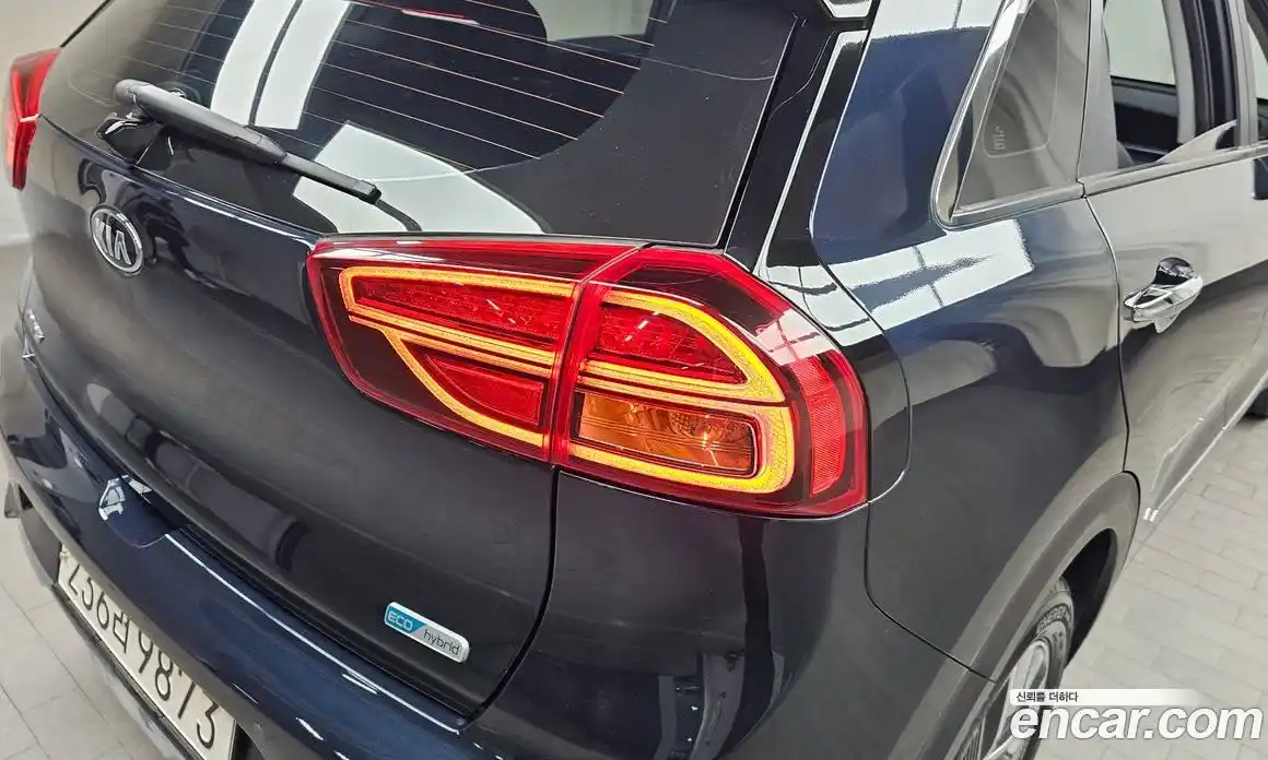 Kia Niro 2021 1.6 автомат (гидро), фото 9