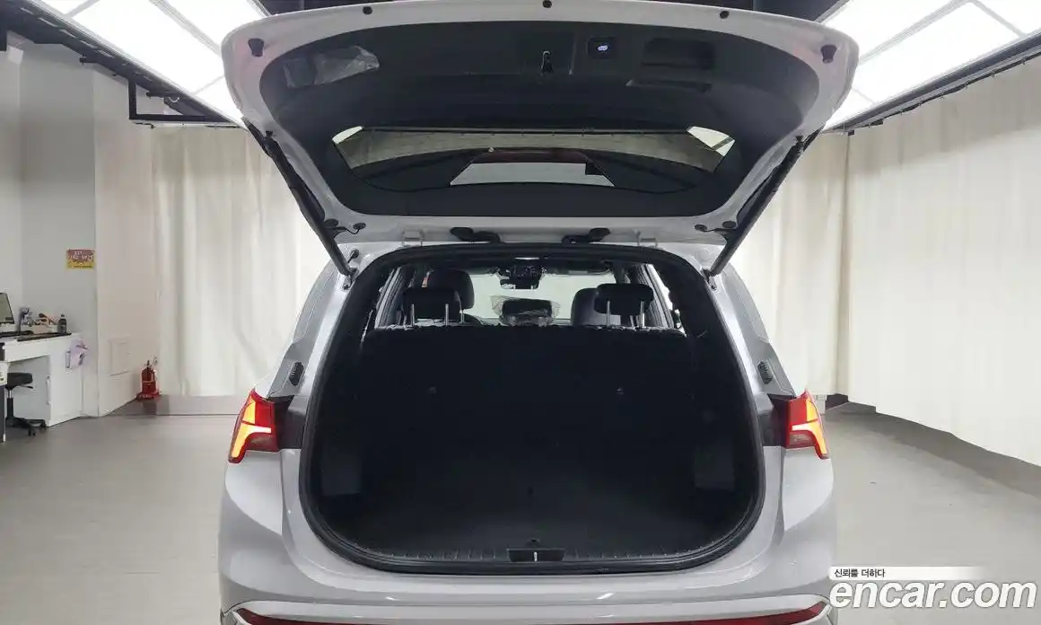 Hyundai Santa Fe 2023 2.5 автомат (гидро), фото 20