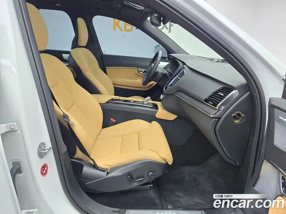 Volvo XC90 2025 2.0 автомат (гидро), фото 11