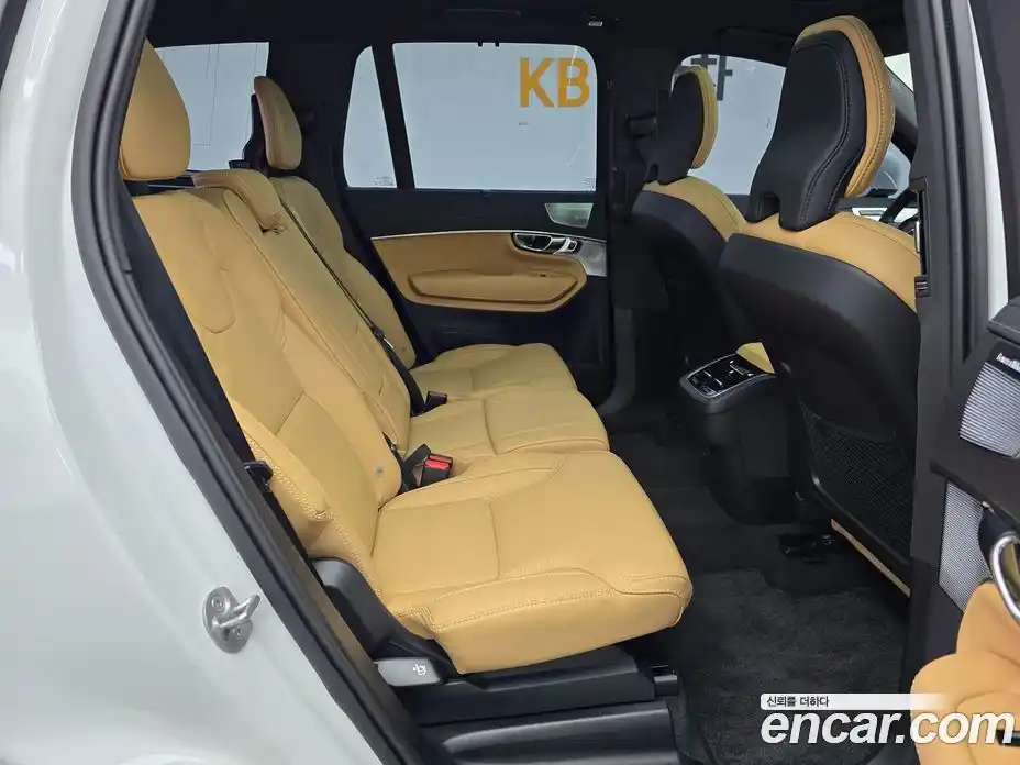 Volvo XC90 2025 2.0 автомат (гидро), фото 12
