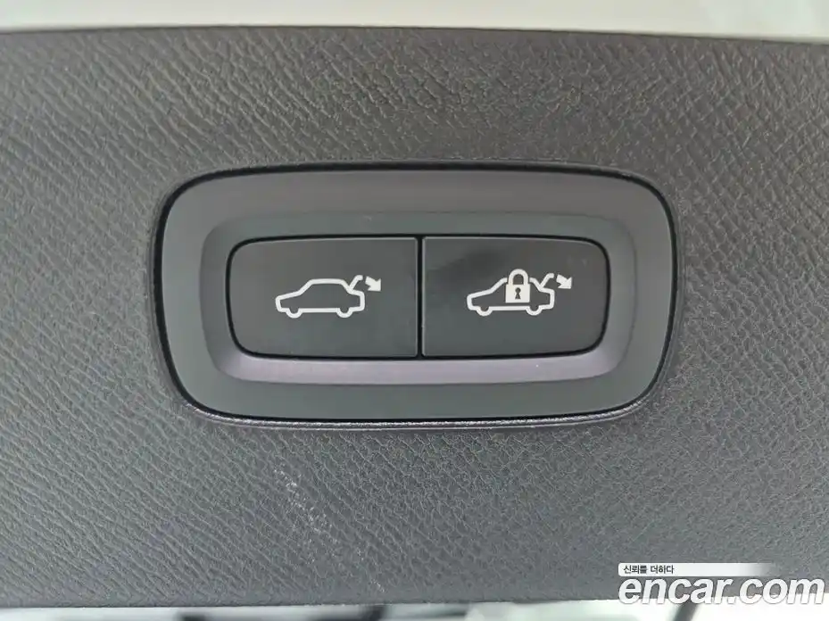 Volvo XC90 2025 2.0 автомат (гидро), фото 19