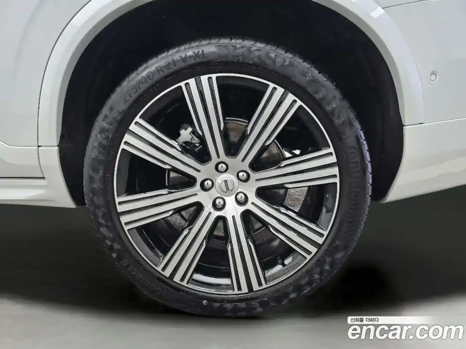 Volvo XC90 2025 2.0 автомат (гидро), фото 5