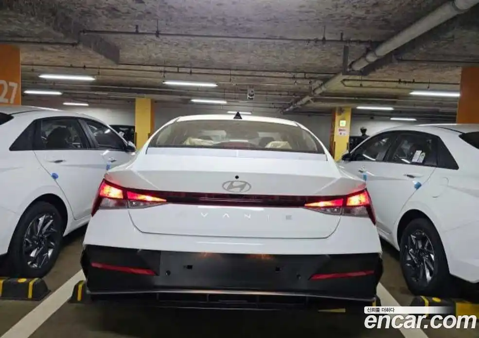 Hyundai Avante 2026 1.6 автомат (гидро), фото 3