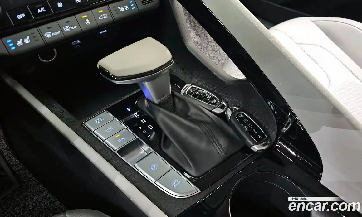 Hyundai Avante 2022 1.6 автомат (гидро), фото 11