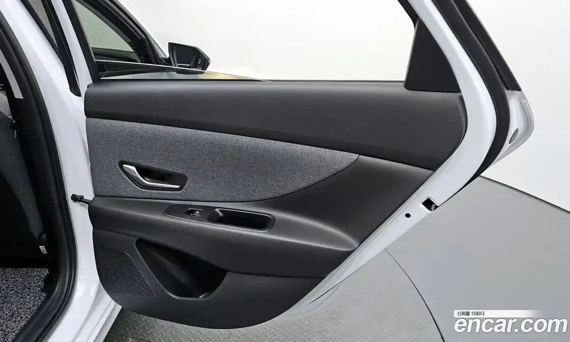 Hyundai Avante 2022 1.6 автомат (гидро), фото 14
