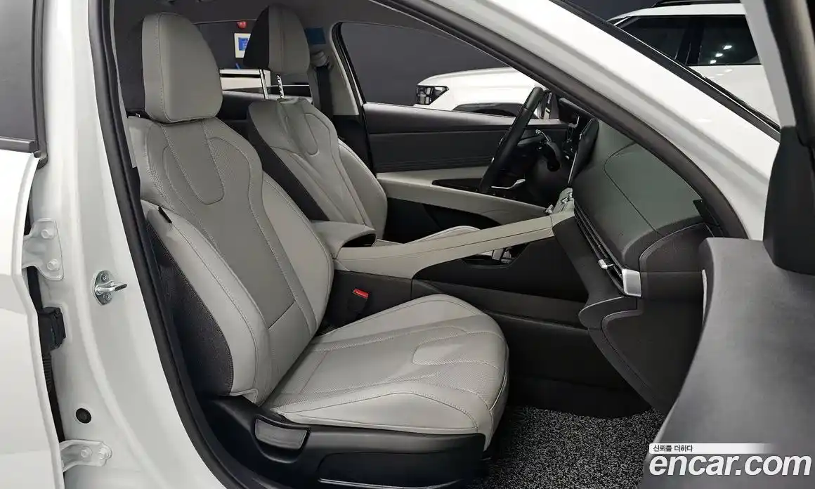 Hyundai Avante 2022 1.6 автомат (гидро), фото 15