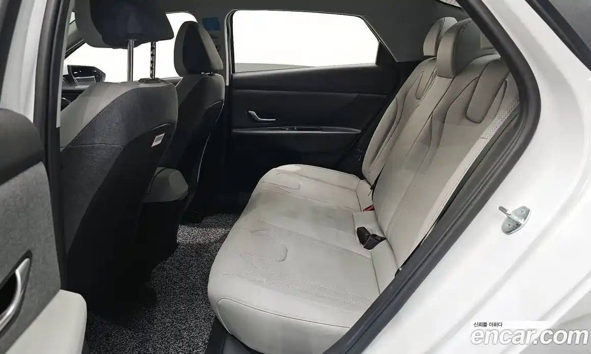 Hyundai Avante 2022 1.6 автомат (гидро), фото 17