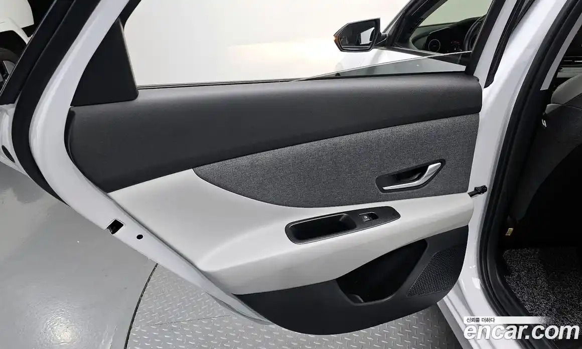 Hyundai Avante 2022 1.6 автомат (гидро), фото 26