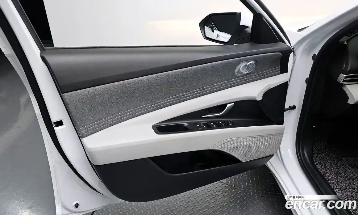 Hyundai Avante 2022 1.6 автомат (гидро), фото 27