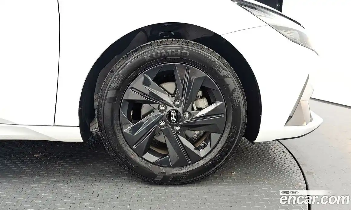 Hyundai Avante 2022 1.6 автомат (гидро), фото 6