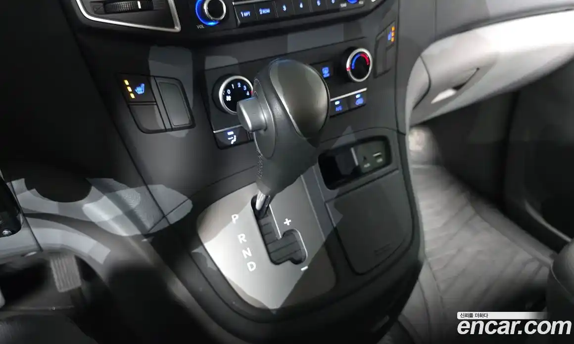 Hyundai Starex 2019 2.5 автомат (гидро), фото 12