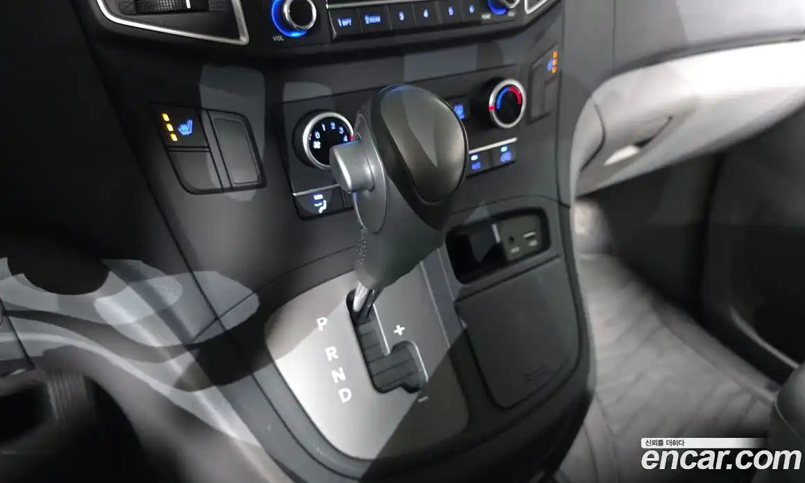 Hyundai Starex 2019 2.5 автомат (гидро), фото 16