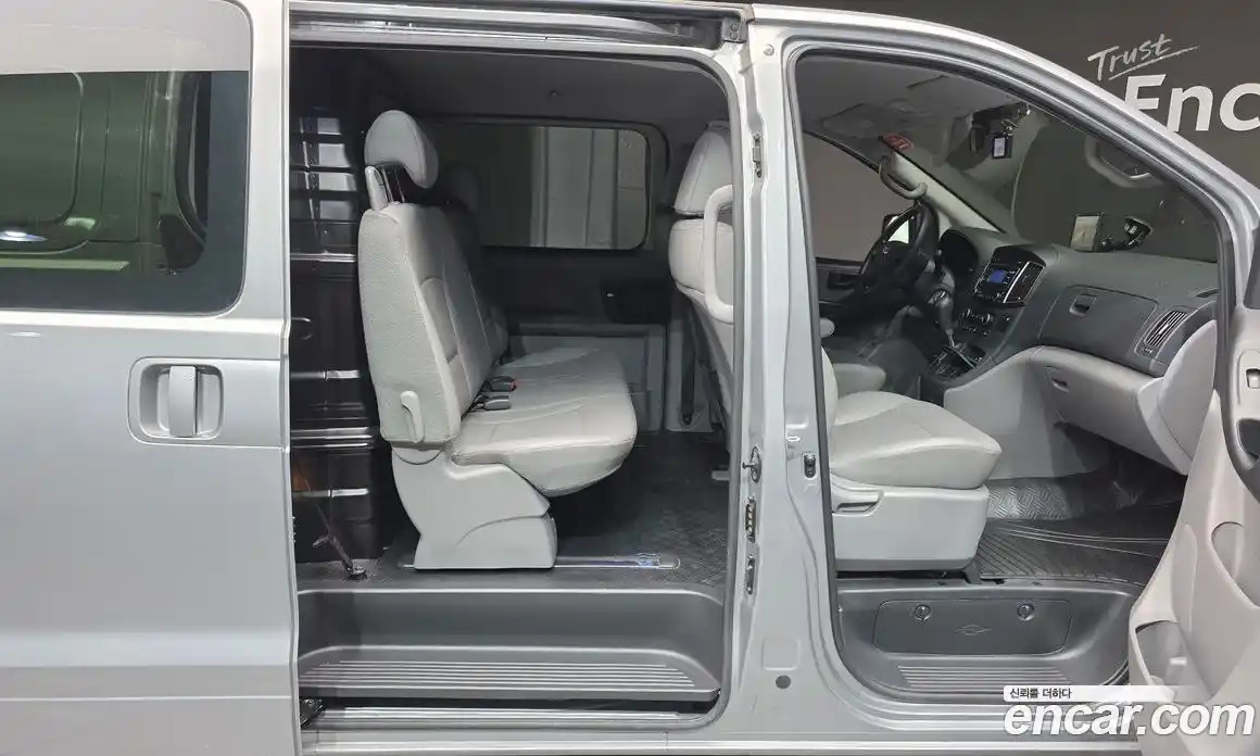Hyundai Starex 2019 2.5 автомат (гидро), фото 25