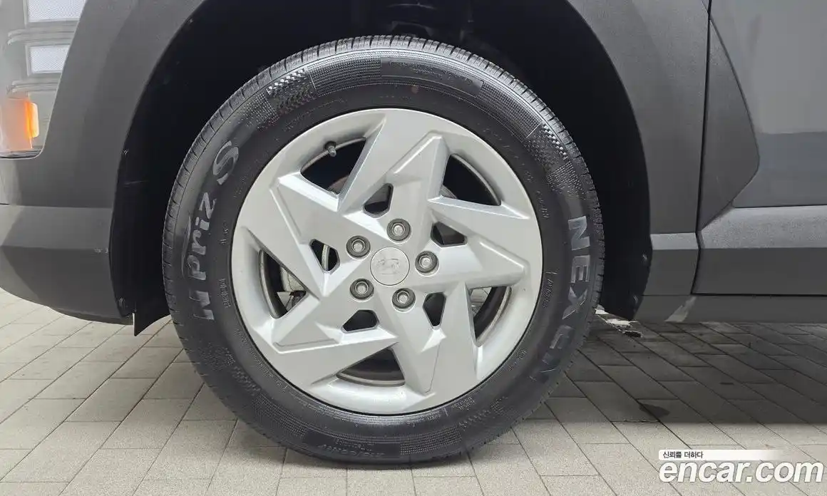 Hyundai Kona 2024 1.6 автомат (гидро), фото 5