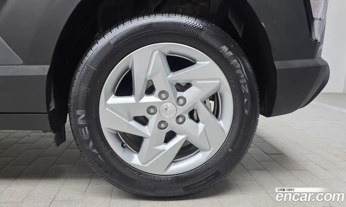 Hyundai Kona 2024 1.6 автомат (гидро), фото 7