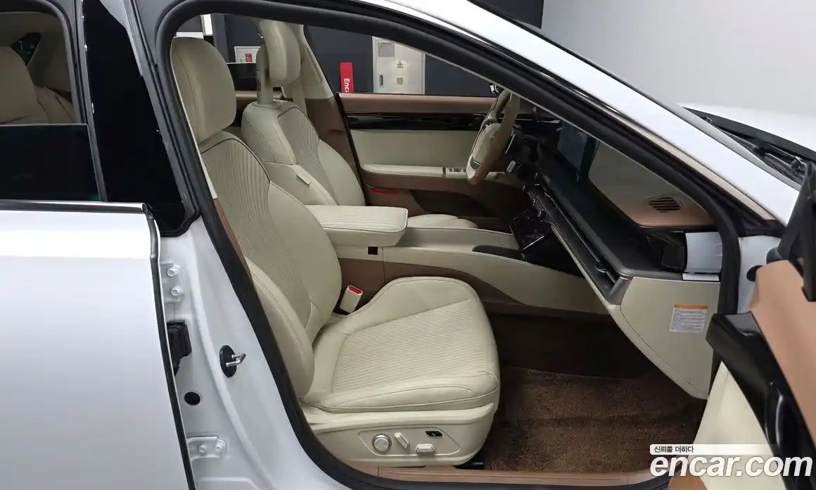 Hyundai Grandeur 2024 1.6 автомат (гидро), фото 17
