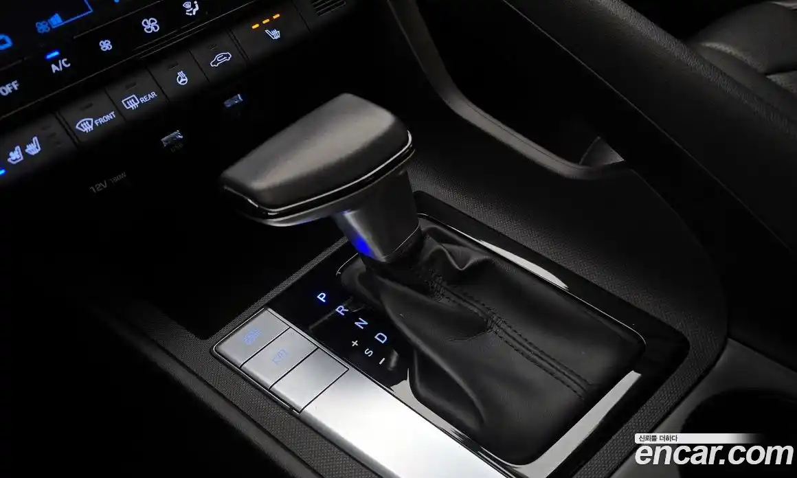 Hyundai Avante 2021 1.6 автомат (гидро), фото 12