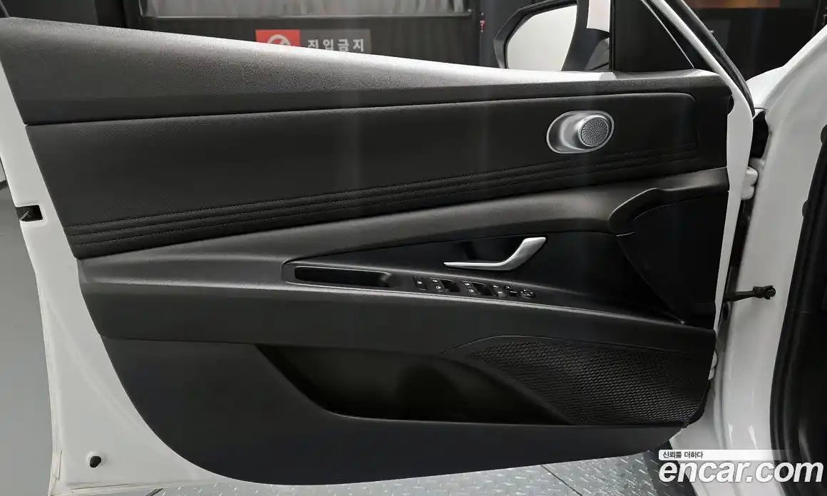 Hyundai Avante 2021 1.6 автомат (гидро), фото 14