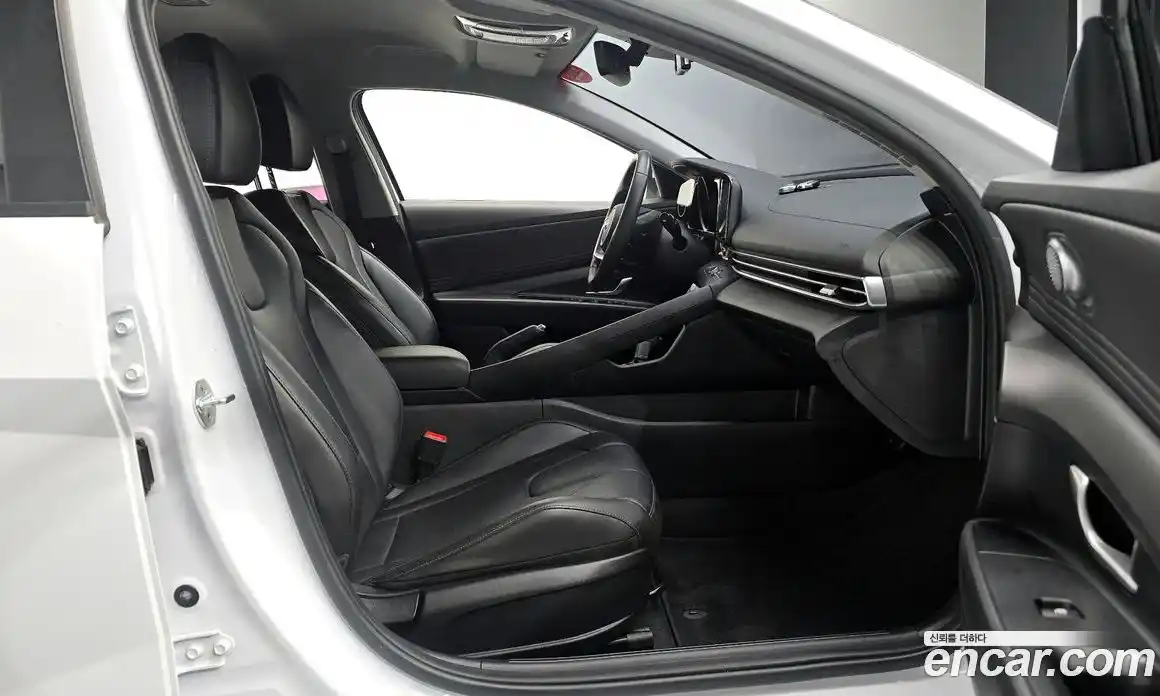 Hyundai Avante 2021 1.6 автомат (гидро), фото 16