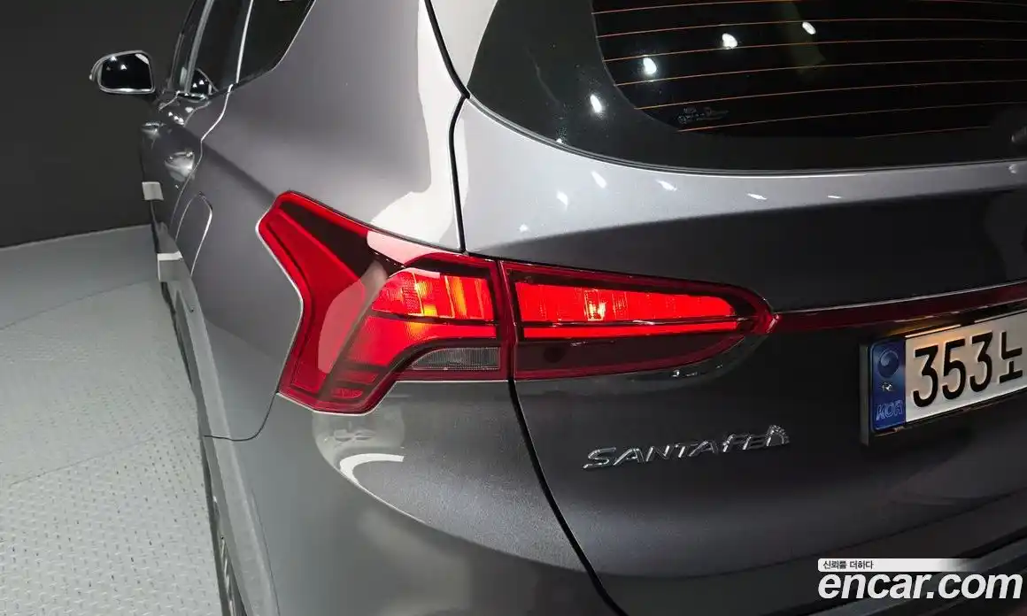 Hyundai Santa Fe 2022 2.2 автомат (гидро), фото 9