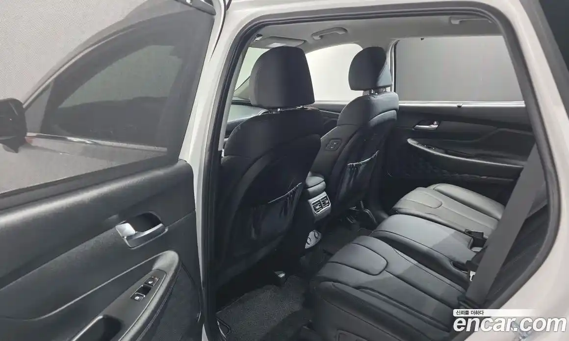 Hyundai Santa Fe 2023 2.5 автомат (гидро), фото 17