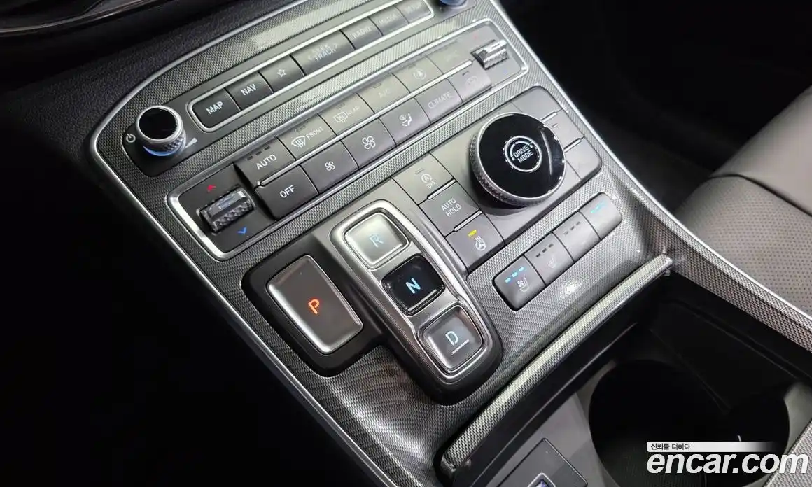 Hyundai Santa Fe 2023 2.5 автомат (гидро), фото 9