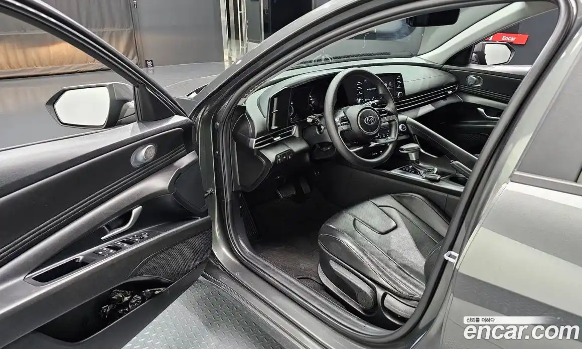 Hyundai Avante 2023 1.6 автомат (гидро), фото 13