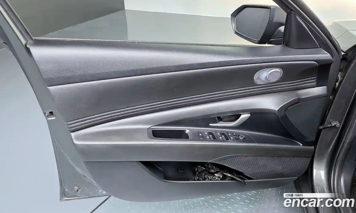 Hyundai Avante 2023 1.6 автомат (гидро), фото 14