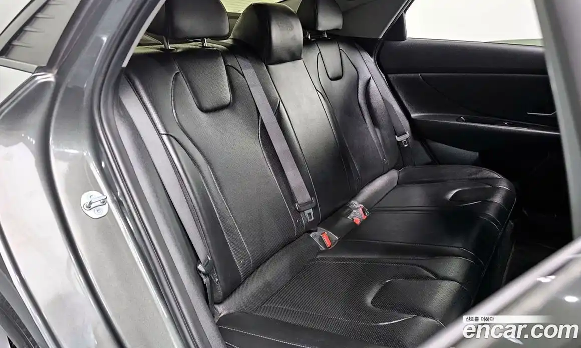 Hyundai Avante 2023 1.6 автомат (гидро), фото 18